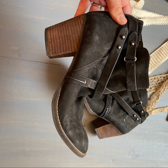 Sam Edelman Merton Bootie - Picture 5 of 7